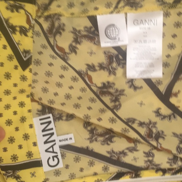 Emily in Paris ENTIRE OUTFIT Skirt, Top & Belt SOLD OUT EVERYWHERE - Picture 6 of 9